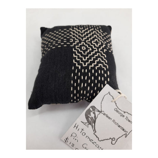 Hitomezashi Pin Cushion