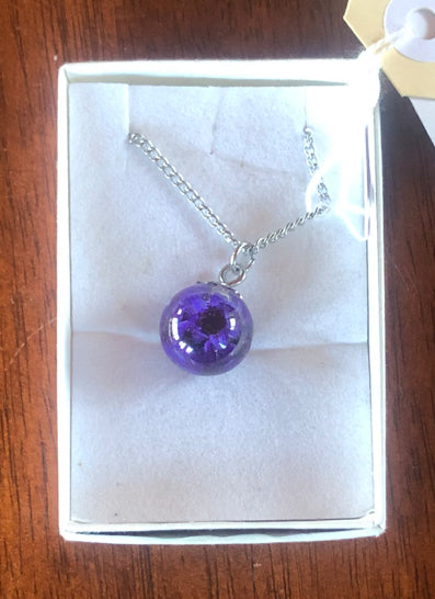 Necklace Tiny Purple Daisies